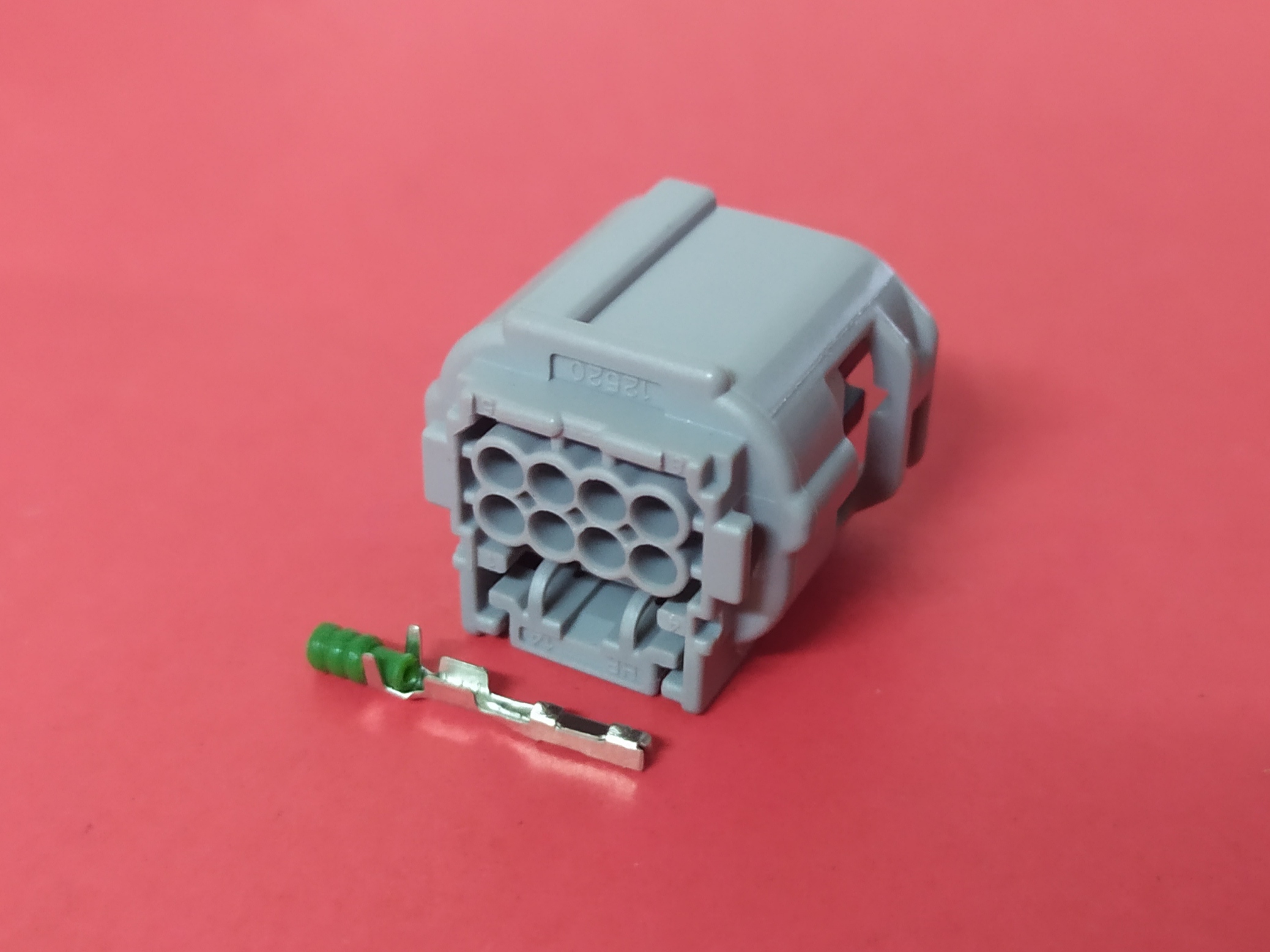 8 พิน เทา ไฟฝาท้าย Toyota Revo #1240