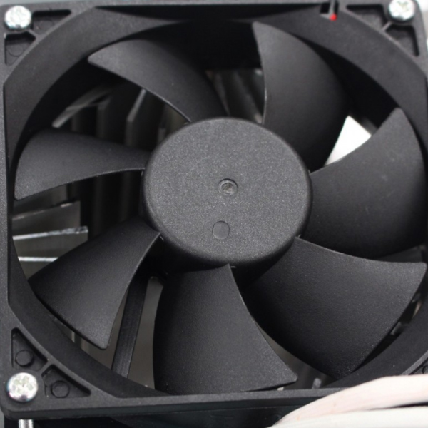 โคมไฮเบย์ LED 150w รุ่นมีพัดลมระบายความร้อน ยี่ห้อ Iwachi (แสงขาว)