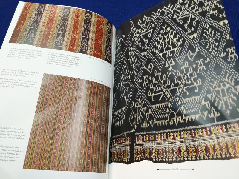 WEAVING TRADITION BY CAROL CASSIDY & WOVEN SILKS OF LAOS มี 160 หน้า ปี 2004
