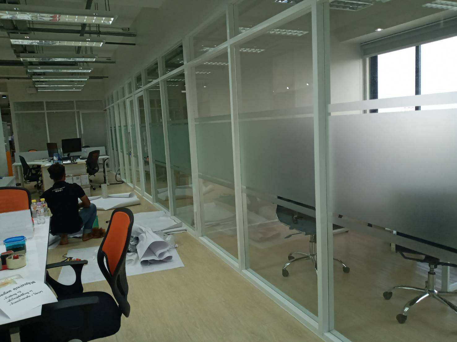 รับงานติดสติกเกอร์ฝ้าทุกชนิด #ฝ้าติดกระจกสำนักงาน