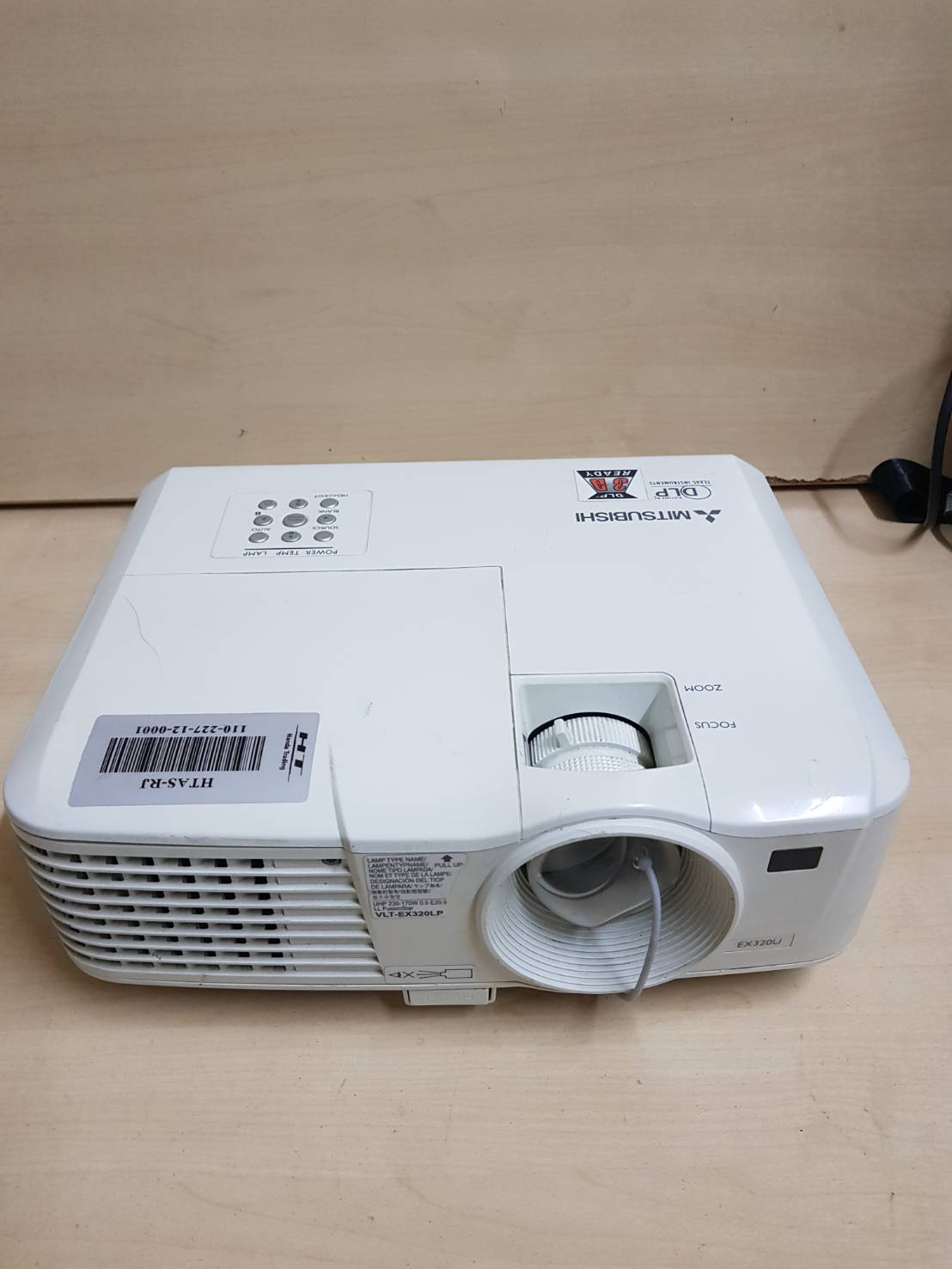 มิตซูบิชิโปรเจคเตอร์ EX320U ขายตามสภาพ เปิดติดแล้วดับ