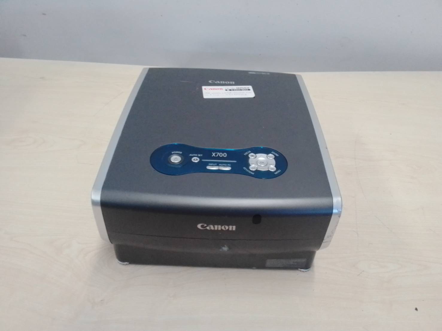 โปรเจคเตอร์ Canon X700(4,000 ANSI Lumens)มือสอง