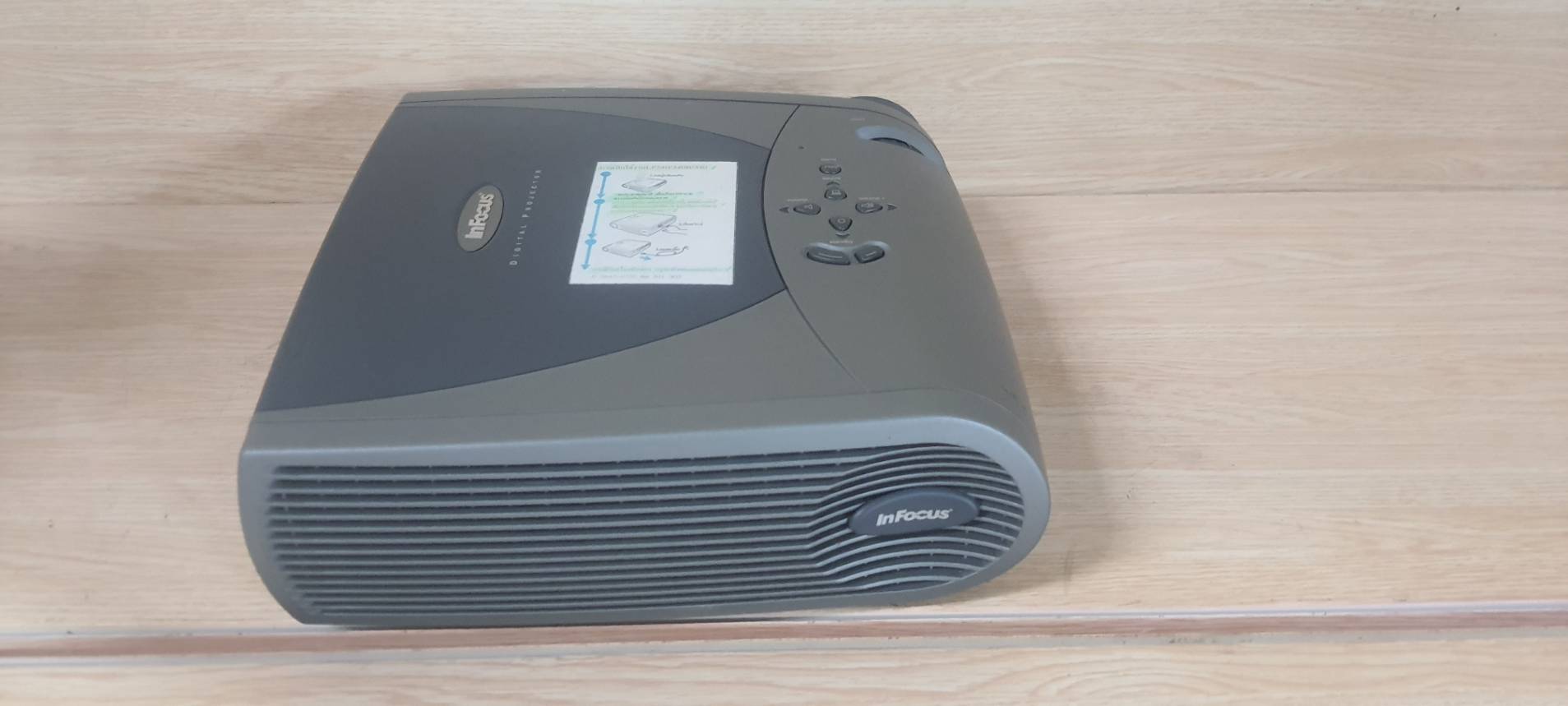 โปรเจคเตอร์ lnfocus รุ่น LP350 มือสอง