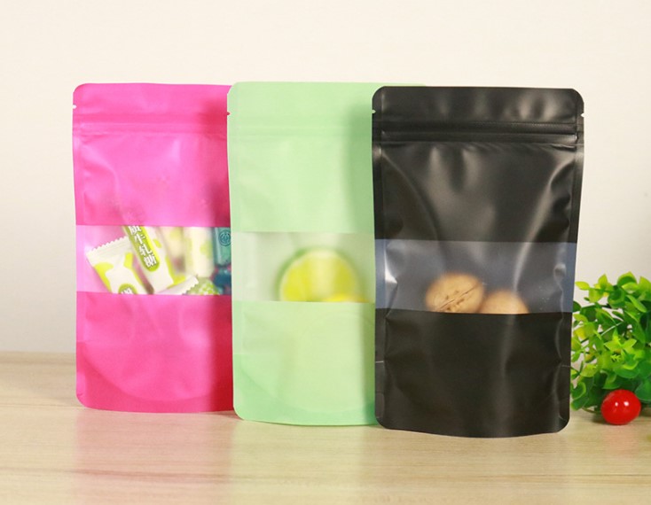 ถุงซิปล็อคตั้งได้ เนื้อพลาสติกขุ่นสี เปิดช่องหน้าต่าง