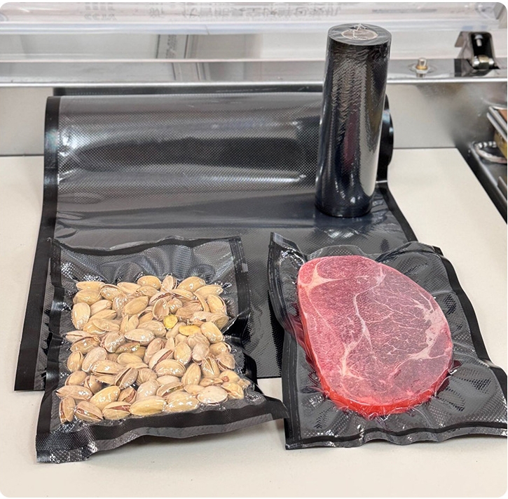 ถุงสุญญากาศลายนูน หลังสีดำ แบบม้วน (แพ็ค 100 ใบ)