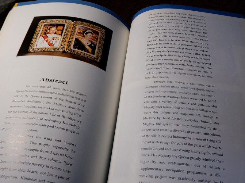 สมเด็จพระนางเจ้าสิริกิติ์ พระบรมราชินีนาถ องค์เอกอัครอุปถัมภ์ มรดกช่างศิลป์ไทย โดย กรมศิลปากร