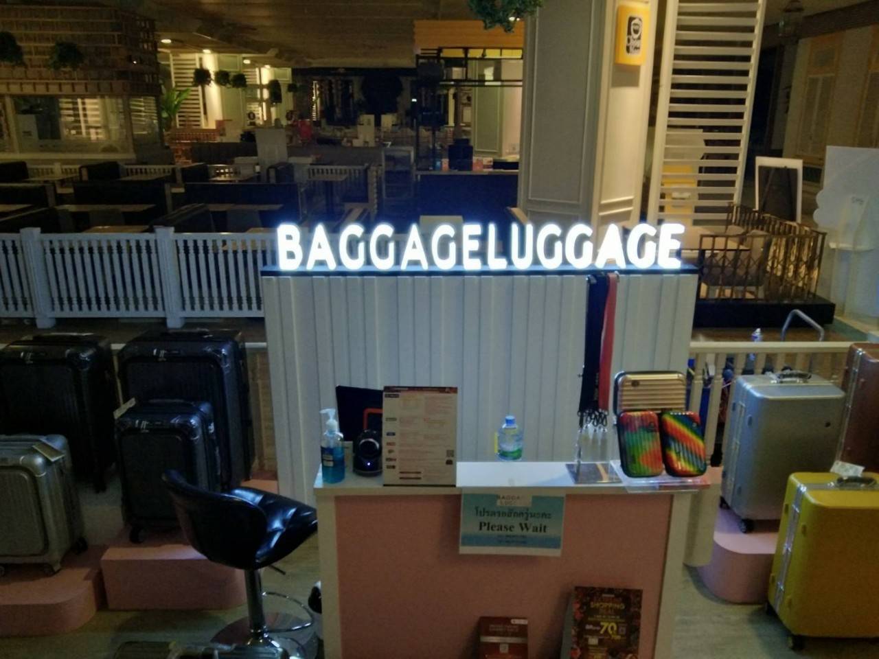 งานป้ายกล่องไฟตกแต่งเคาน์เตอร์ BAGGAGELUGGAGE