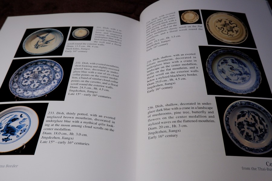 Ceramics from the Thai-Burma Border by Sumitr Pitiphat ปี 1992