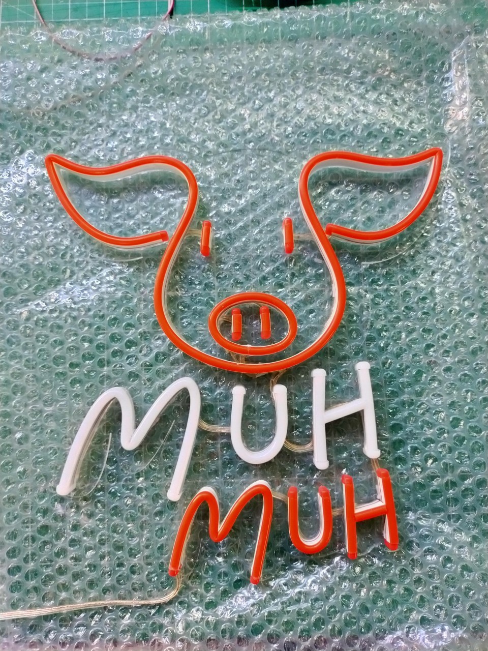 งานป้ายไฟนีออนดัดLED อะคริลิคใสรองหลัง