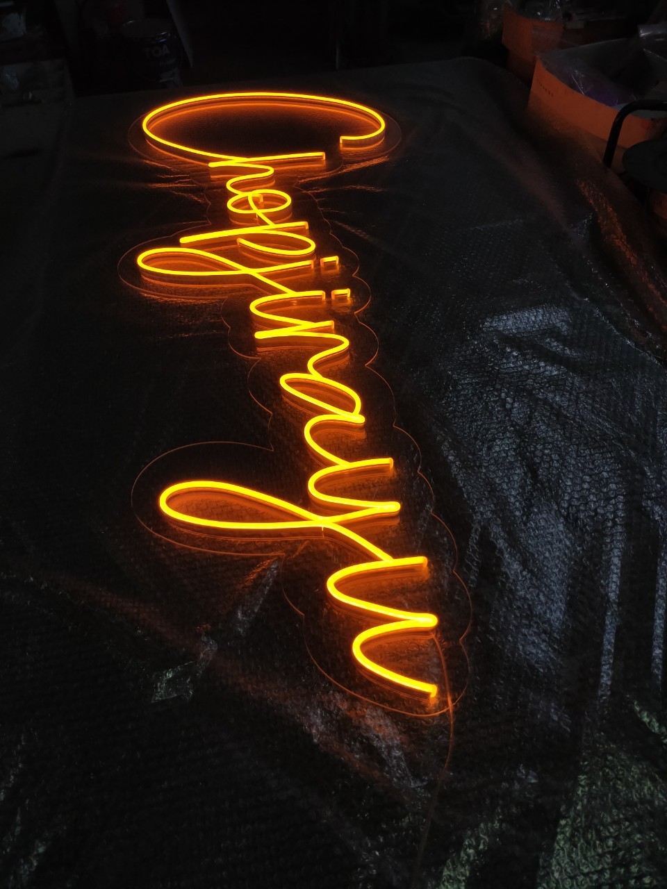 ไฟนีออน เฟค