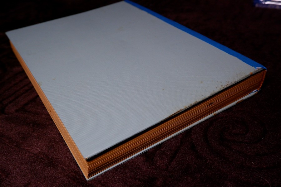 โหราศาสตร์ประยุกต์ ฉบับมาตรฐาน โดย อ.เทย์ สาริกบุตร ปกเเข็ง ปี 2511 หนา 440 หน้า