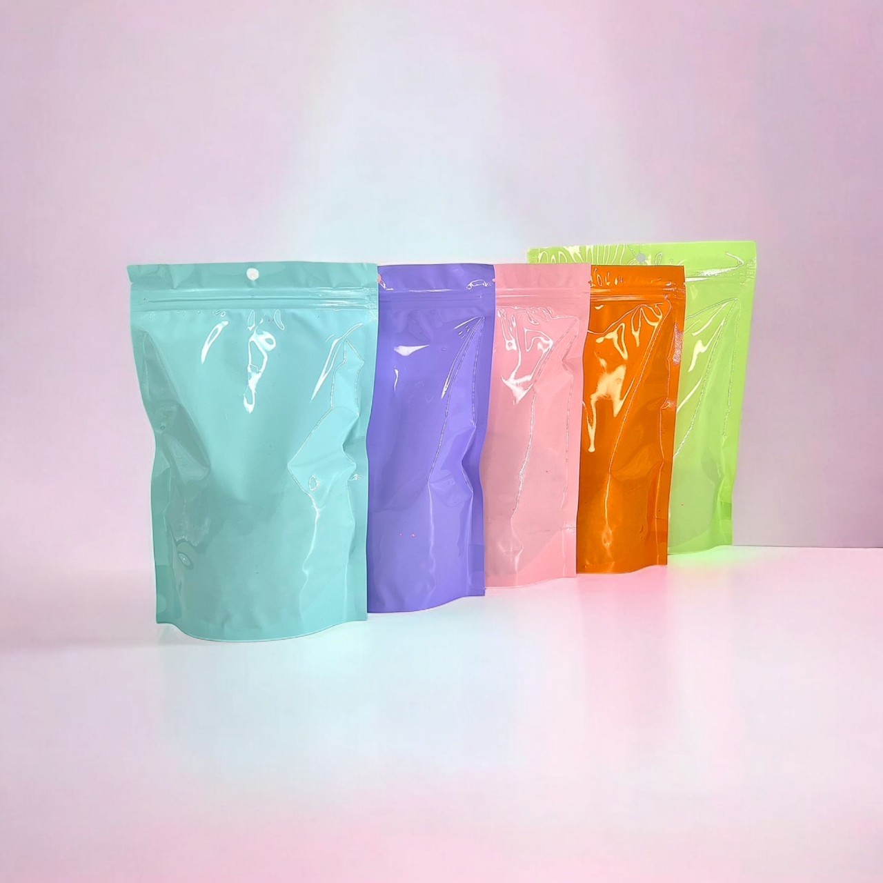 ถุงหน้าใสหลังพลาสติกสี ซิปตั้งได้