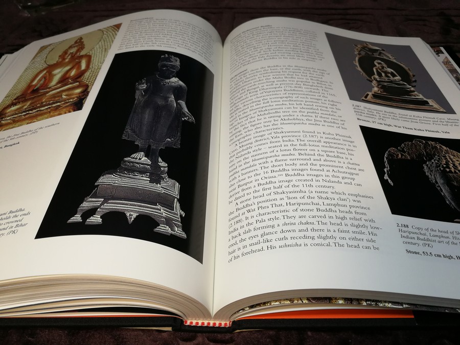 The Roots of Thai Art by Piriya Krairiksh hardcopy copyright 2012