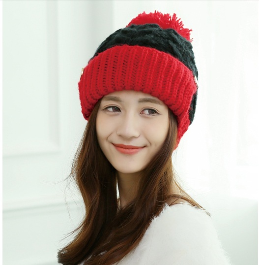 พร้อมส่ง - หมวกไหมพรม HT110 (สีแดงดำ)