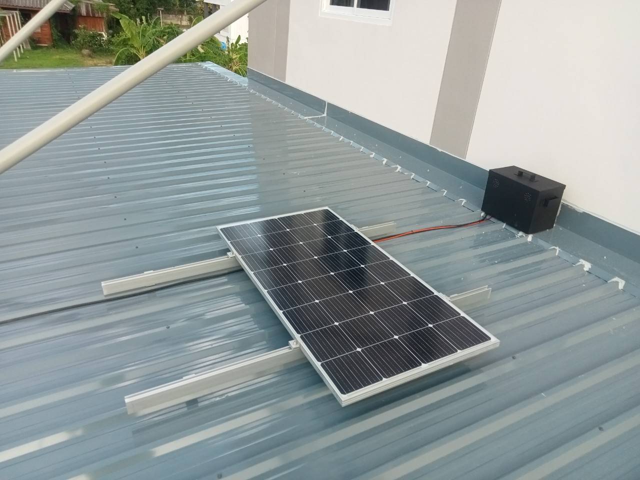 งานติดตั้งป้ายอักษรไฟออกหน้า ระบบไฟโซล่าเซลล์ “บ้านคุณแม่” ราชบุรี