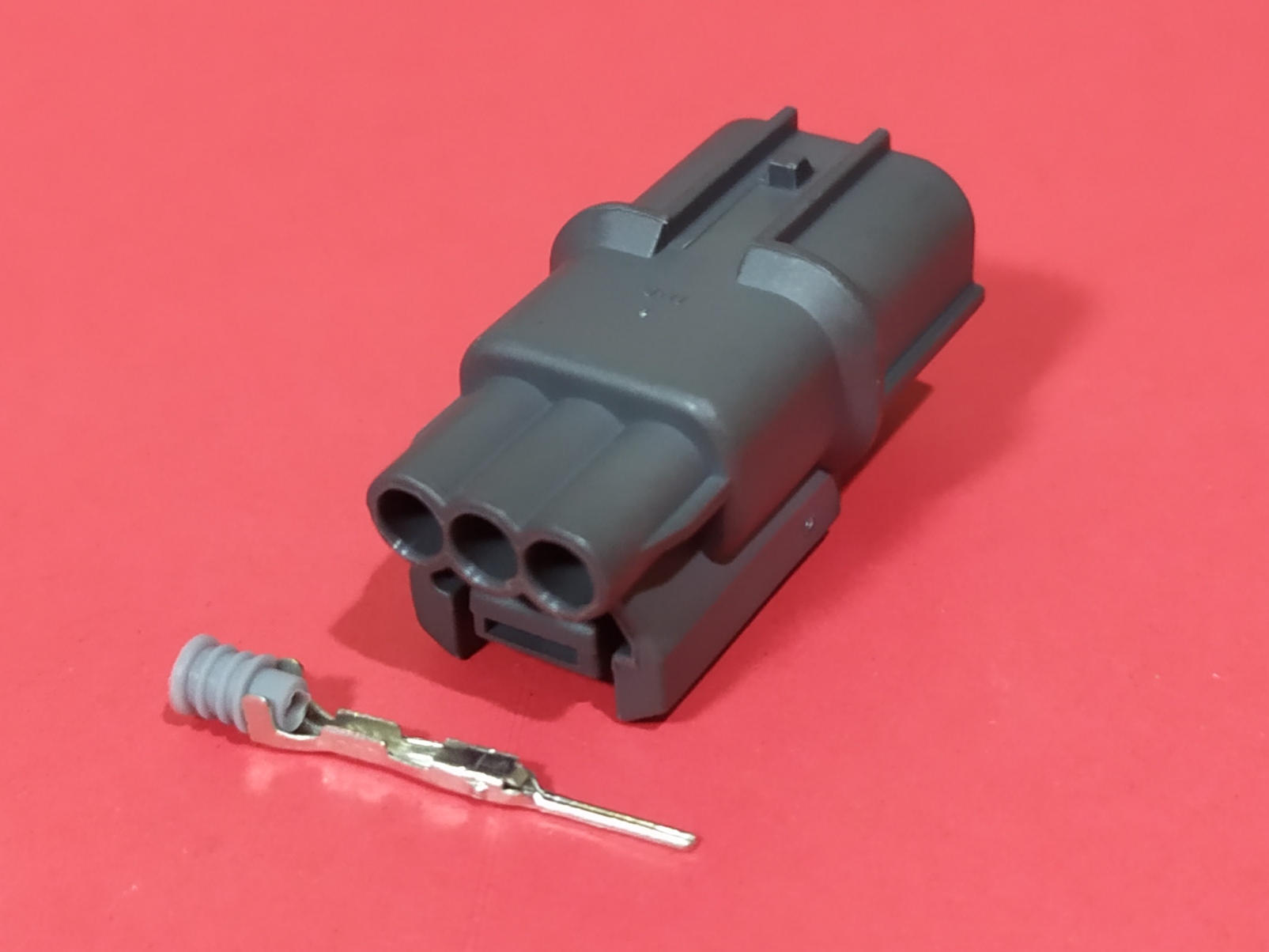 3 พิน ดำ/เทา (บ่าล่าง) ตัวผู้ #1833