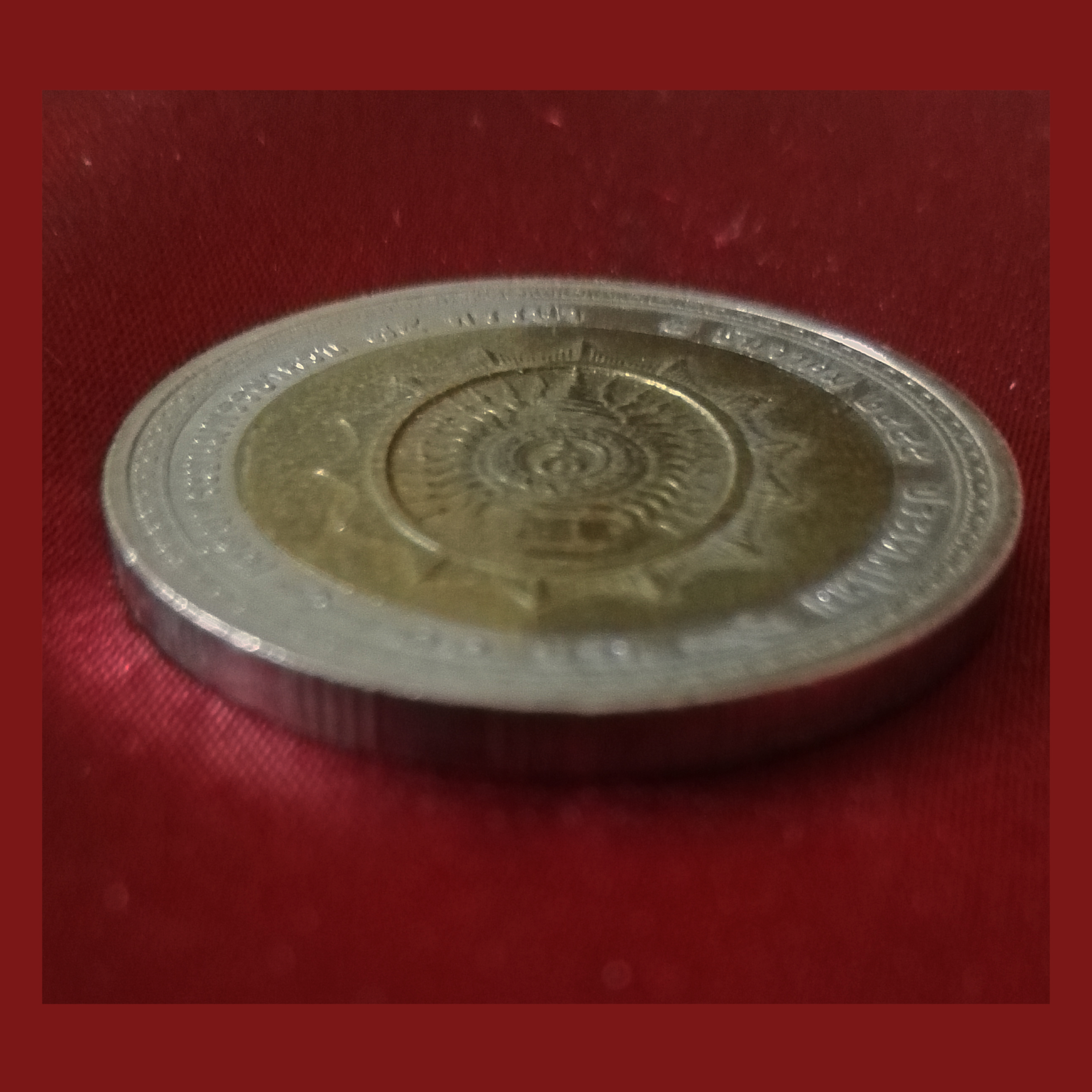 เหรียญ10บาท พระชนมพรรษาครบ 75 พรรษาในหลวง