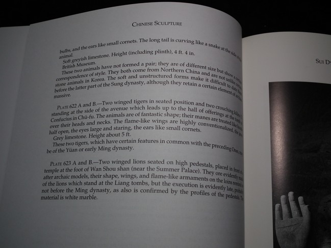 Chinese sculpture from 5 th -14 th century by Osvald Sirén ชุด 2 เล่ม ปกแข็ง 2 เล่ม บรรจุกล่อง ปี 1998