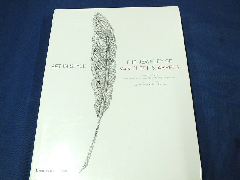 SET IN STYLE THE JEWELRY OF VAN CLEEF & ARPELS ปกแข็ง พิมพ์ปี 2011