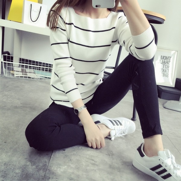 พร้อมส่ง - เสื้อไหมพรมแฟชั่น ST175 (สีขาวดำ)