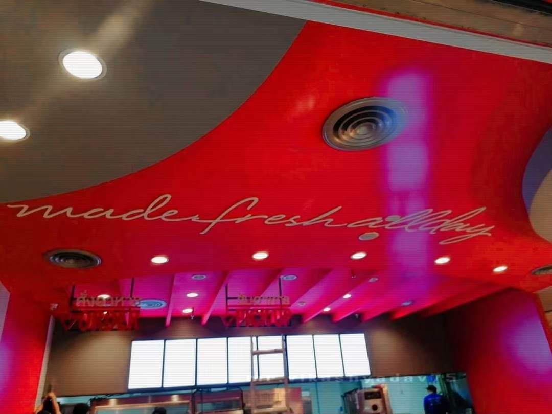 งานตกแต่งป้ายและสติ๊กเกอร์ร้านไก่ KFC