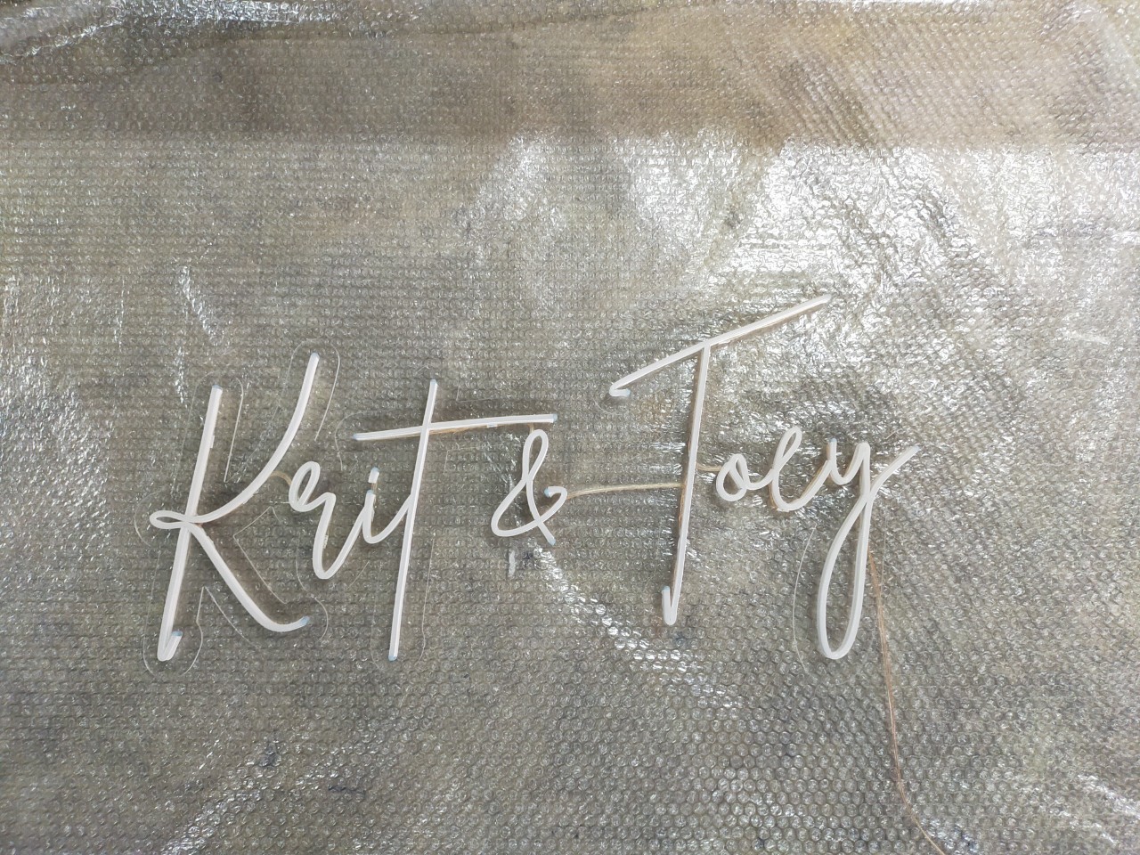 ไฟนีออน เฟค