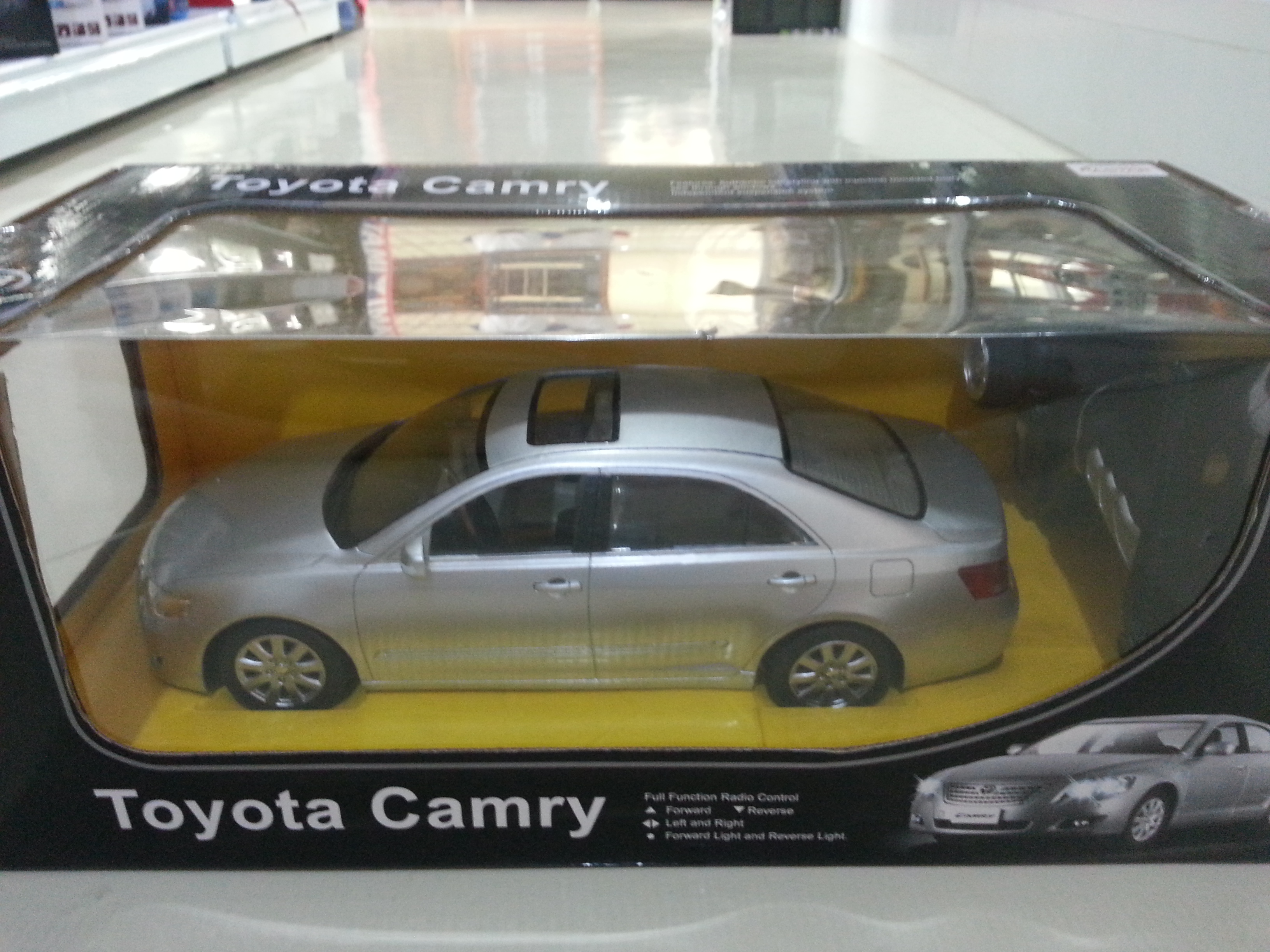 รถบังคับวิทยุโมเดล Toyota Camry.