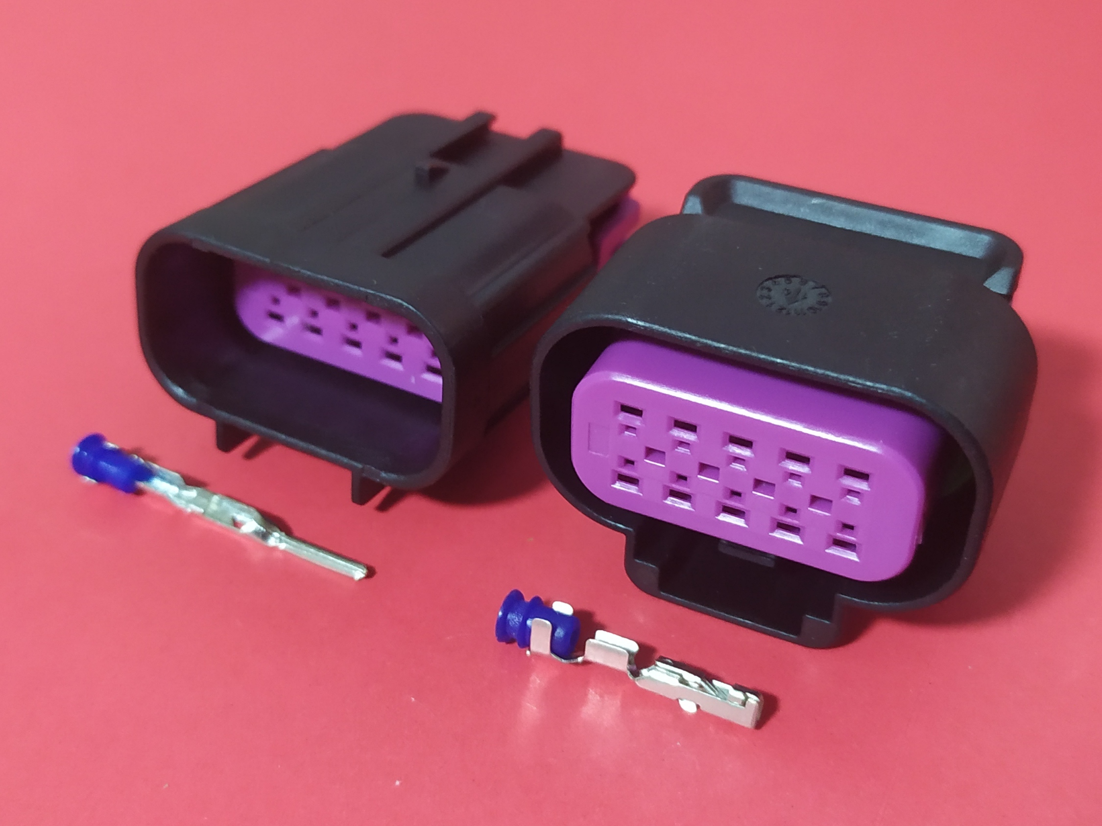 10 พิน ดำ/ม่วง ลิ้นเร่ง ISUZU #6842 ตัวผู้