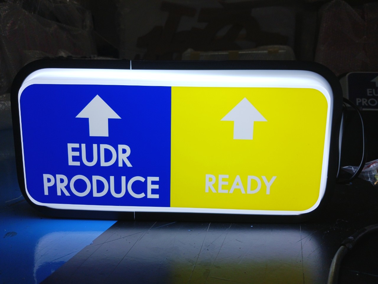 กล่องไฟสำเร็จ 20x40 cm