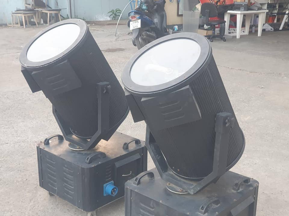 ขายโดมิเนเตอร์ ( ไฟส่องฟ้า ) 5k 5,000 วัตต์ มือสอง
