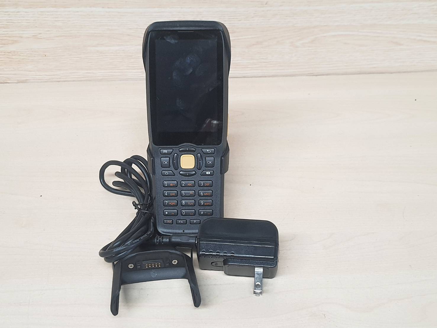 PDA คอมพิวเตอร์พกพา ยี่ห้อ iData รุ่น 65 ระบบแอนดรอย มือสอง