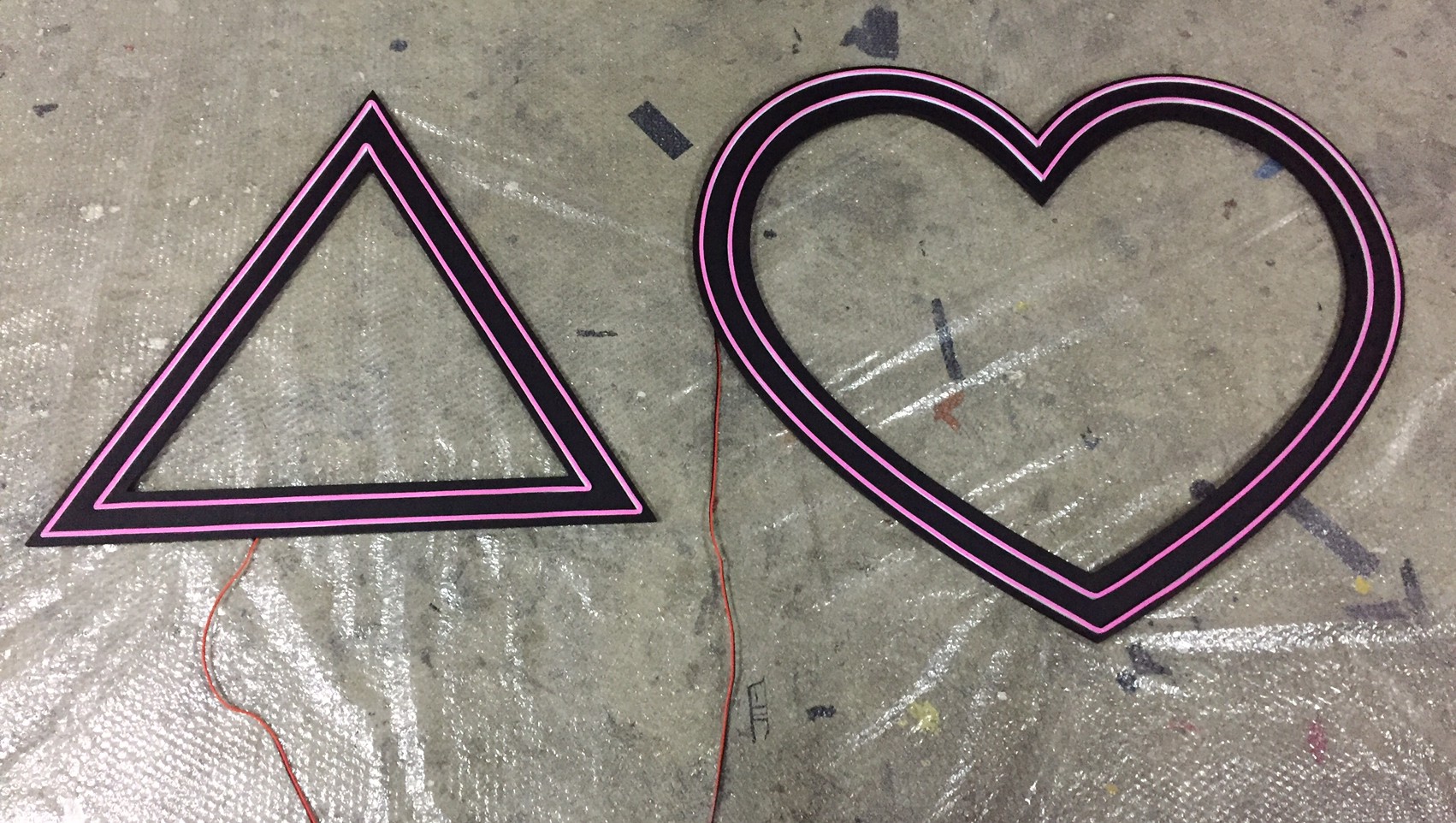 ไฟนีออน เฟค