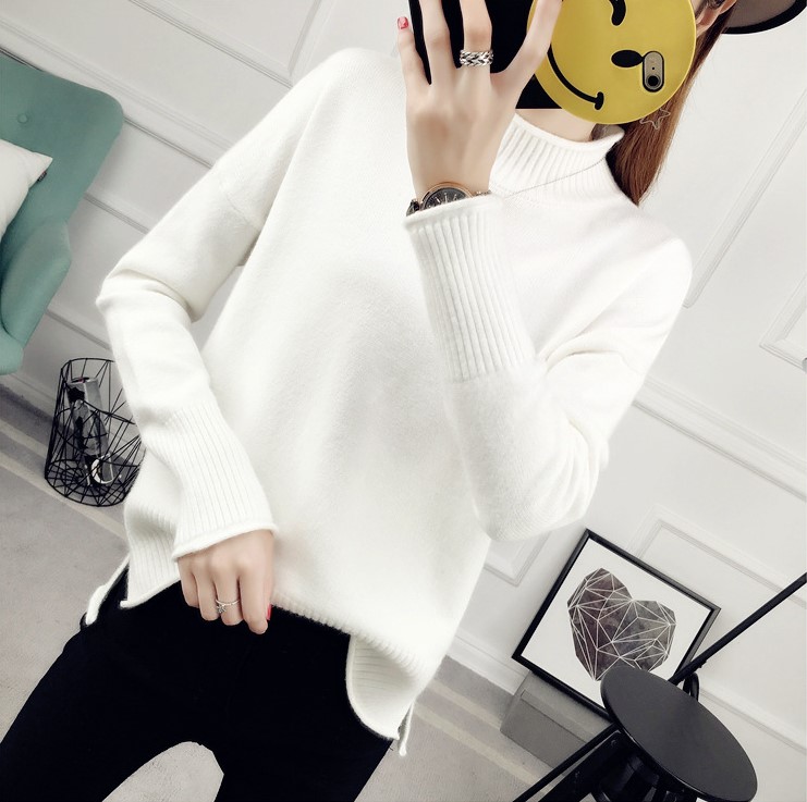 พร้อมส่ง - เสื้อไหมพรมทรงหลวม ST195 (สีขาว)