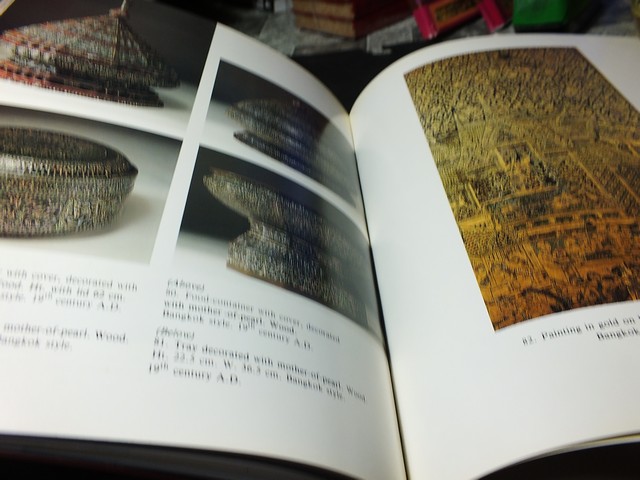 The Suan Pakkad Palace Collection (พระราชวังสวนผักกาด) หนา 133 หน้า ปี 2534