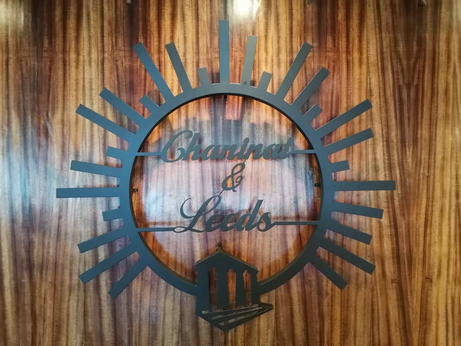 โลหะซิงค์และฉลุลาย cnc และยกขอบ พ่นสีดำด้าน ขนาด 50×50 cm ติดตั้งที่ สุขุมวิทย์