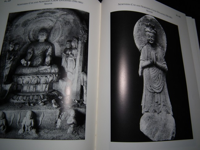 Chinese sculpture from 5 th -14 th century by Osvald Sirén ชุด 2 เล่ม ปกแข็ง 2 เล่ม บรรจุกล่อง ปี 1998