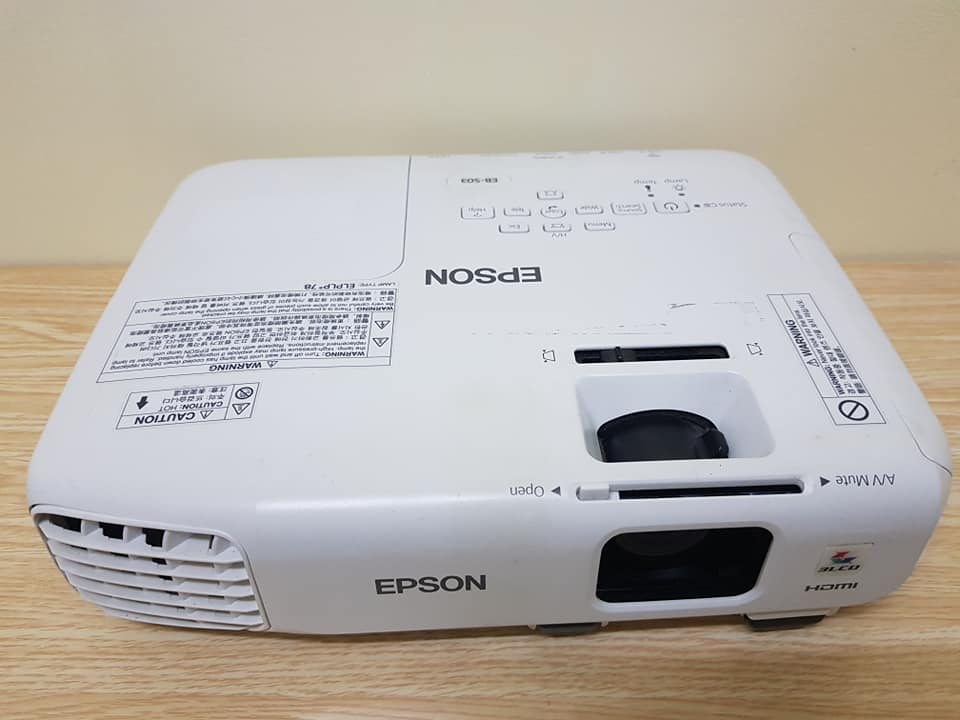 ขายโปรเจคเตอร์ ตามสภาพ 800-2000 บาท