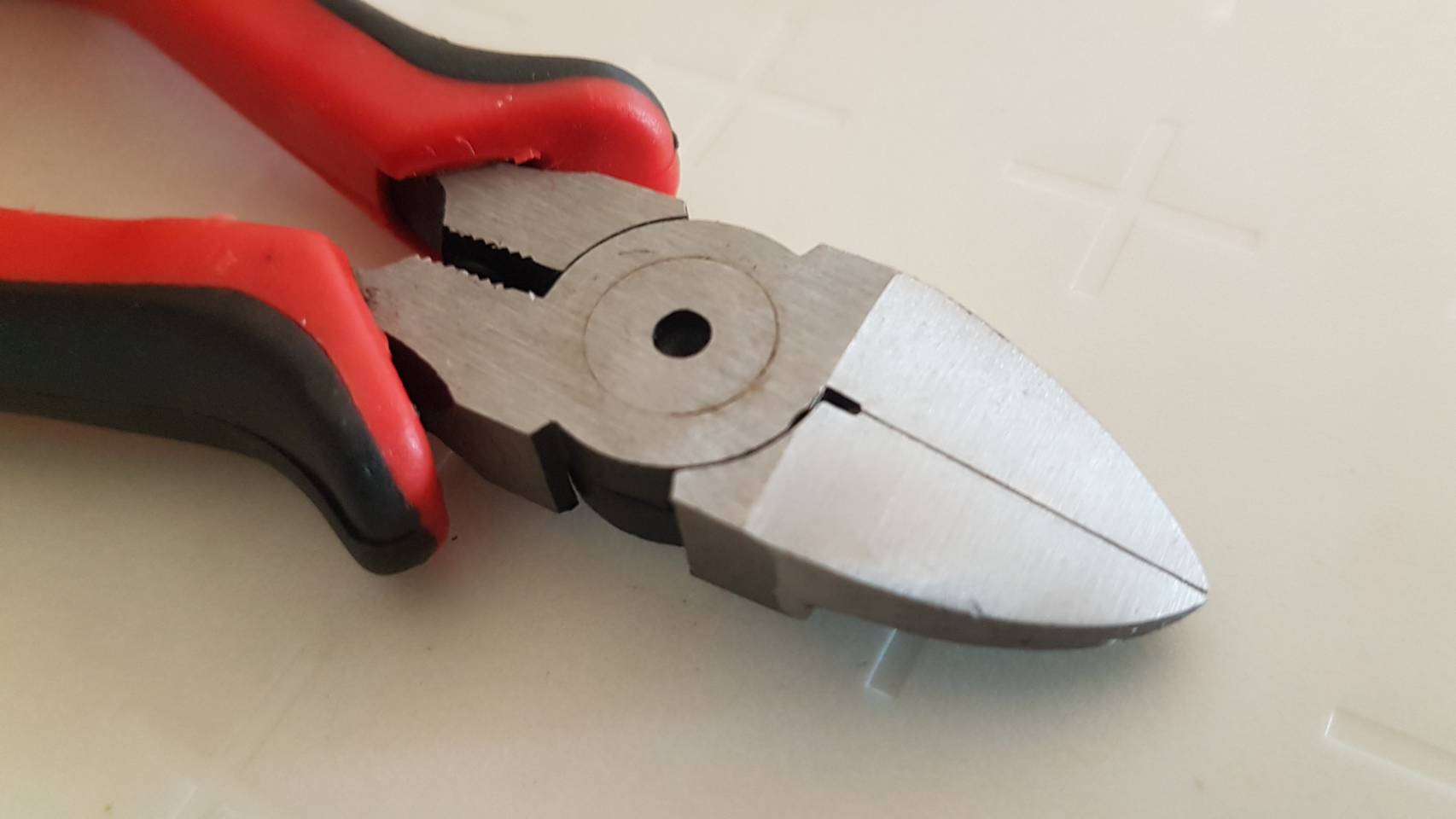 Daigonal Cutting Pliers