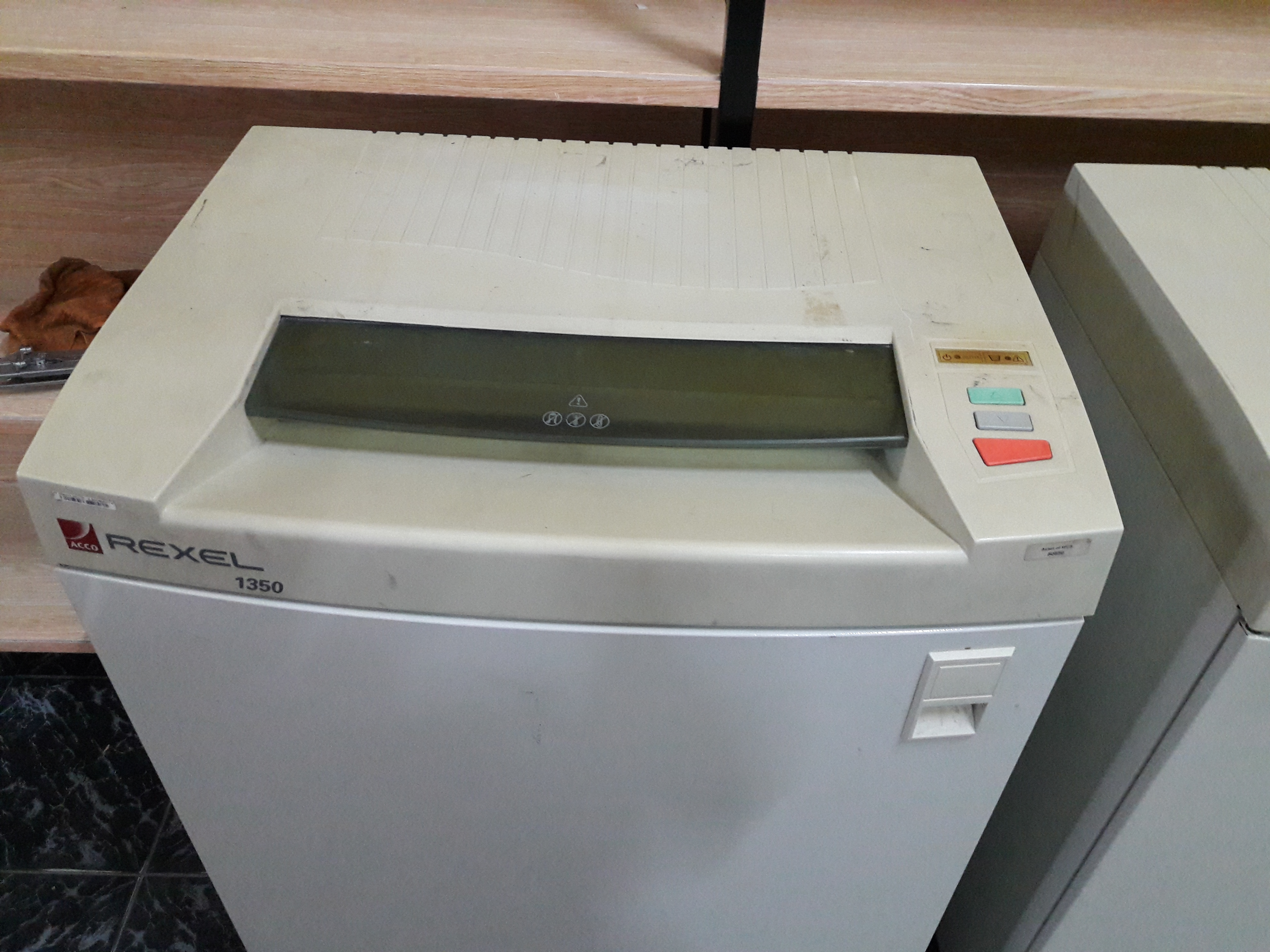 เครื่องทำลายเอกสาร Rexel รุ่น 1350 เครื่องทำลายเอกสารอัตโนมัติ มือสอง