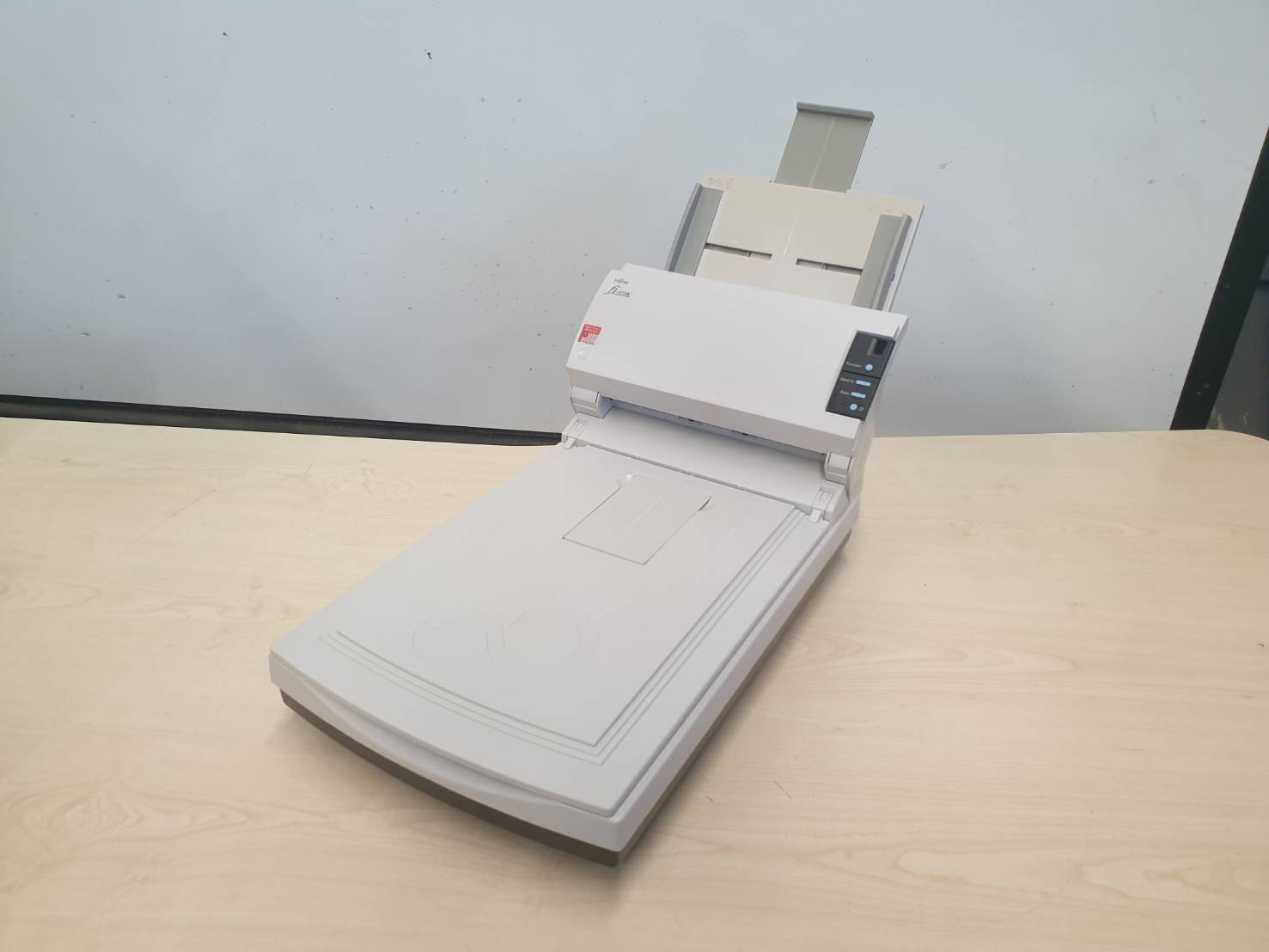 เครื่องสแกนภาพ FUJITSU fi-Series "fi-5220C" มือสอง