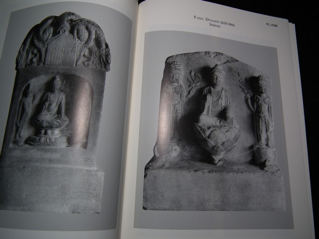 Chinese sculpture from 5 th -14 th century by Osvald Sirén ชุด 2 เล่ม ปกแข็ง 2 เล่ม บรรจุกล่อง ปี 1998