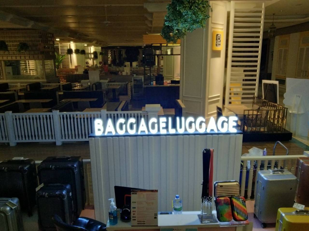 งานป้ายกล่องไฟตกแต่งเคาน์เตอร์ BAGGAGELUGGAGE