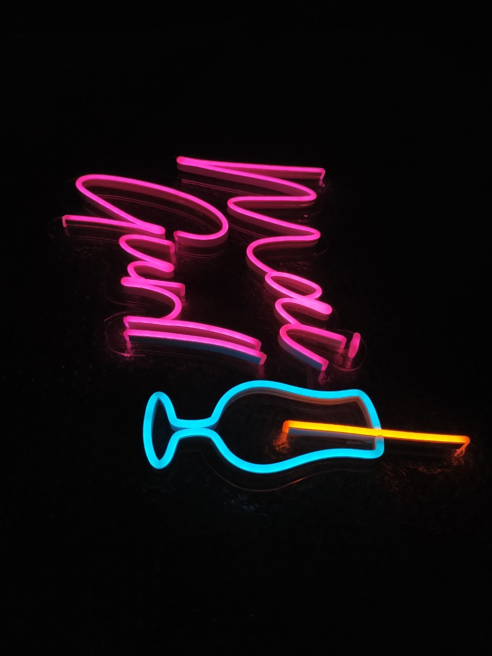 ไฟนีออน เฟค