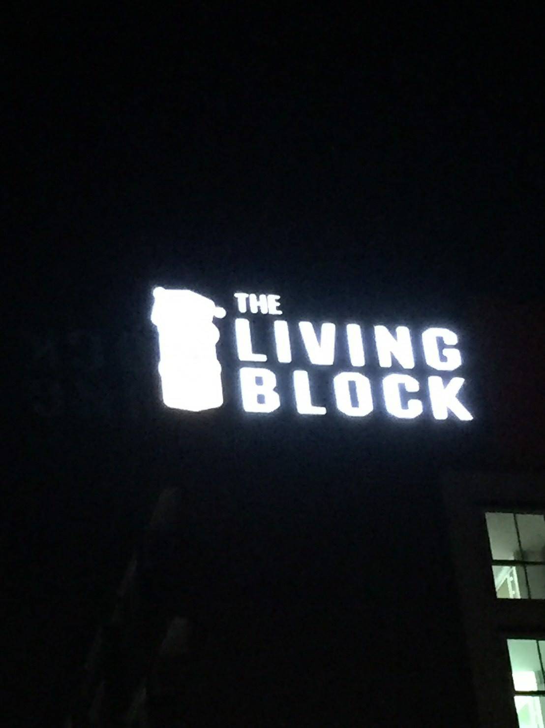 ป้าย อักษรไฟออกหน้า ป้ายกล่องไฟ ติดโครงเหล็ก