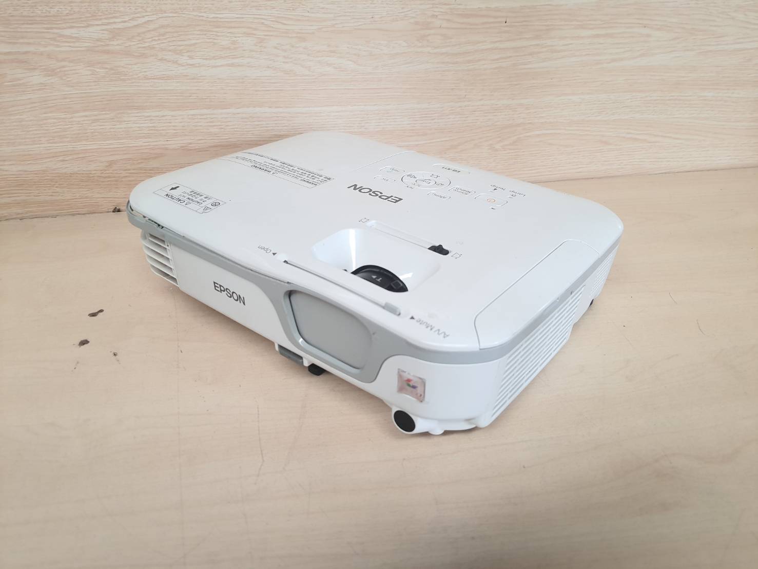 โปรเจคเตอร์ EPSON EB-X11 (ANSI Lumens)2600 มือสอง
