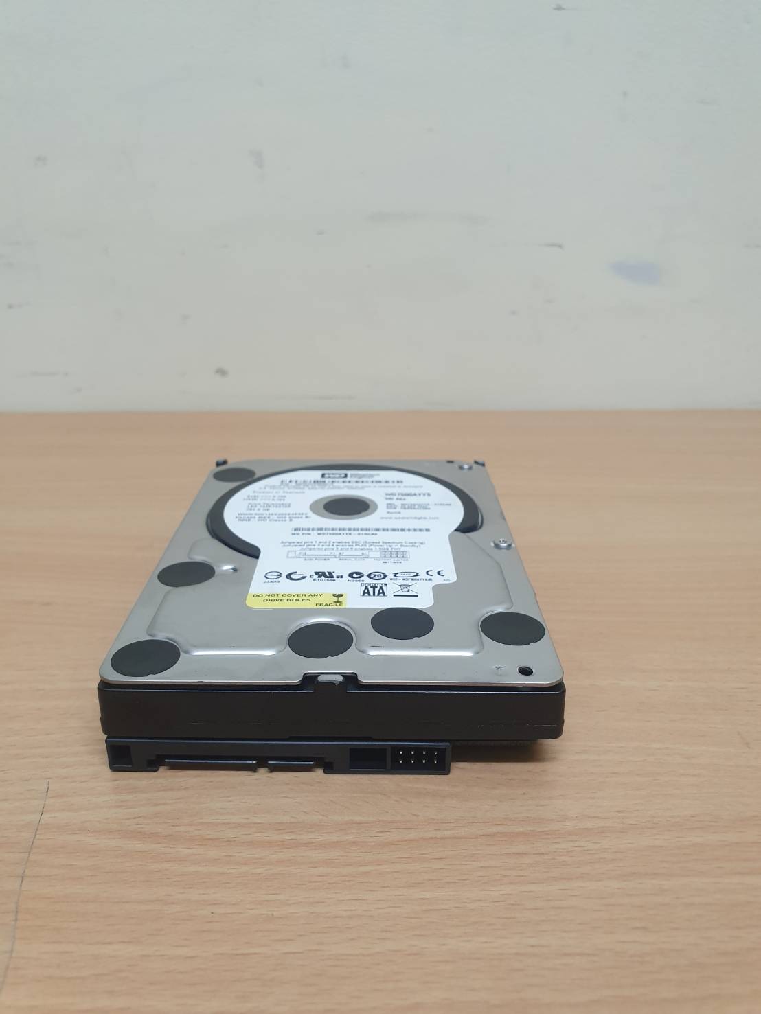 ฮาร์ดดิส WD black 750GB มี 9 ตัว
