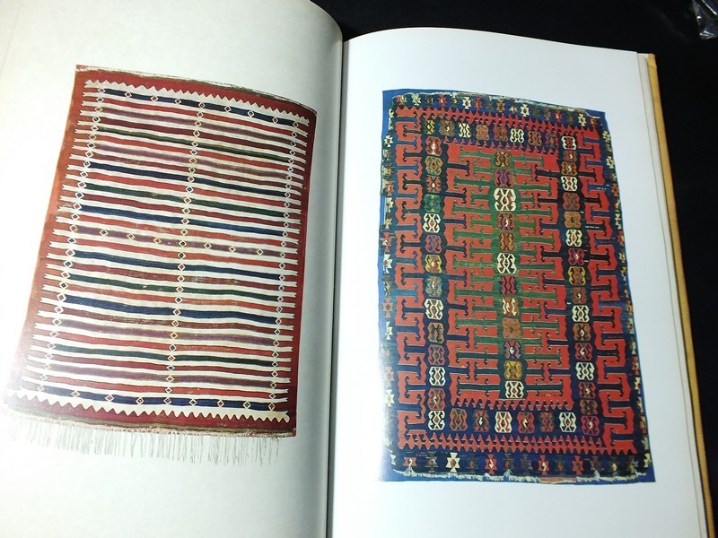 100 KILIMS MASTERPIECES FROM ANATOLIA by yanni petsopoulos ปกแข็ง