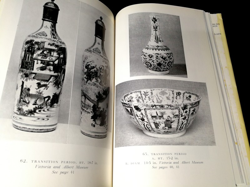 Oriental Blue & White by SIR HARRY GARNER ปกแข็ง 226 หน้า ปี 1973