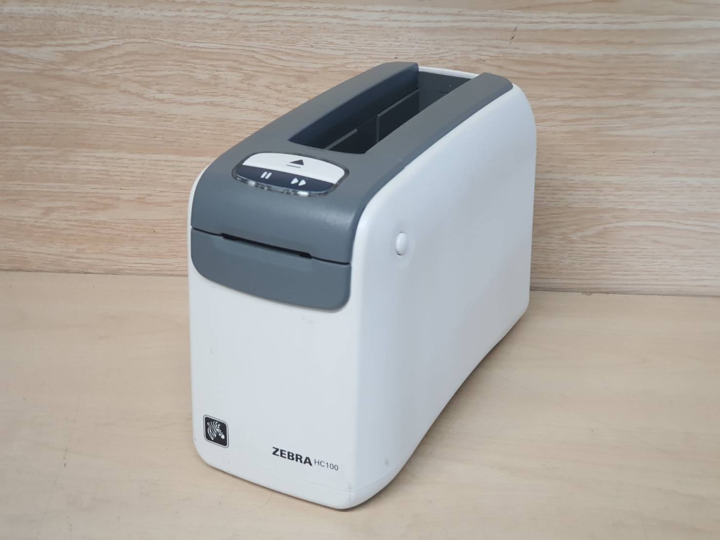 เครื่องพิมพ์บาร์โค้ด Zebra รุ่น HC100 มือสอง