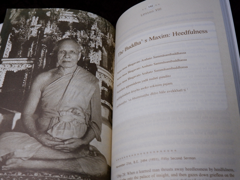 Visudhivaca translation of Morradok Dhamma of Luang Phaw Wat Pak Nam (มรดกธรรม ของ ลพ.วัดปากน้ำ)